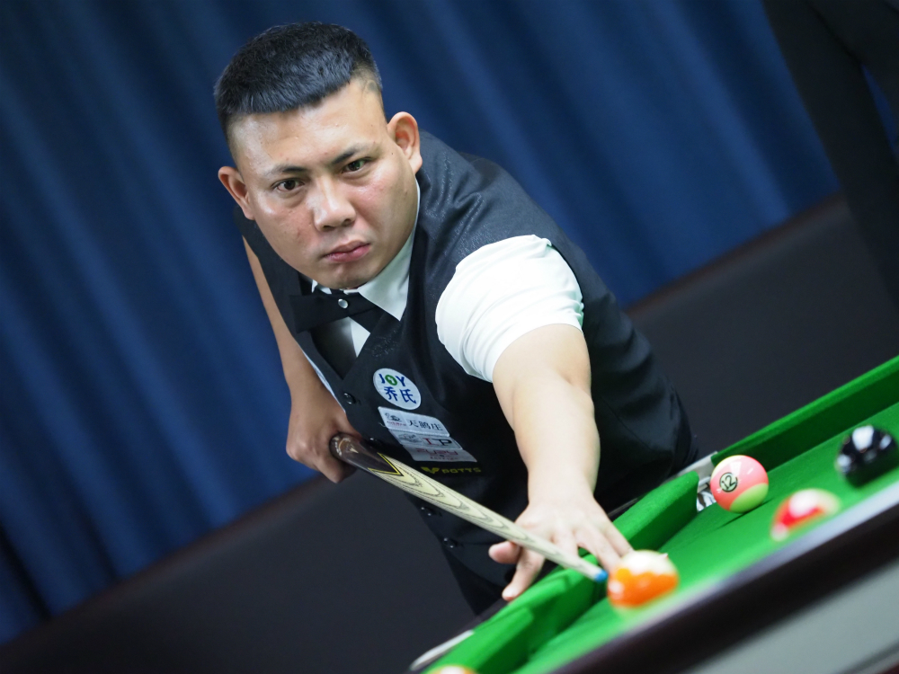 边路传中与 边路传中与