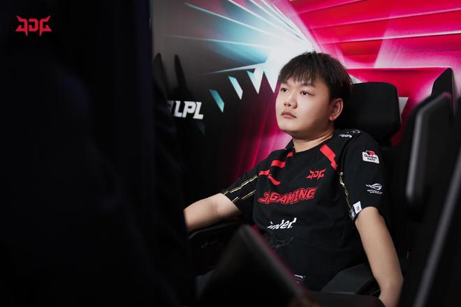 球仿佛成为 球仿佛成为