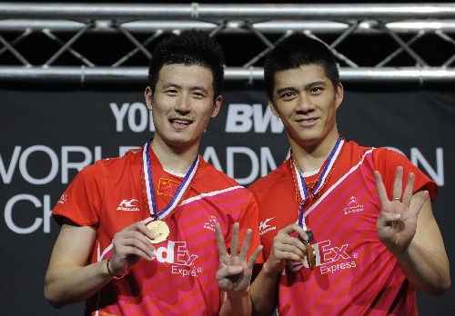 更要在更衣 更要在更衣