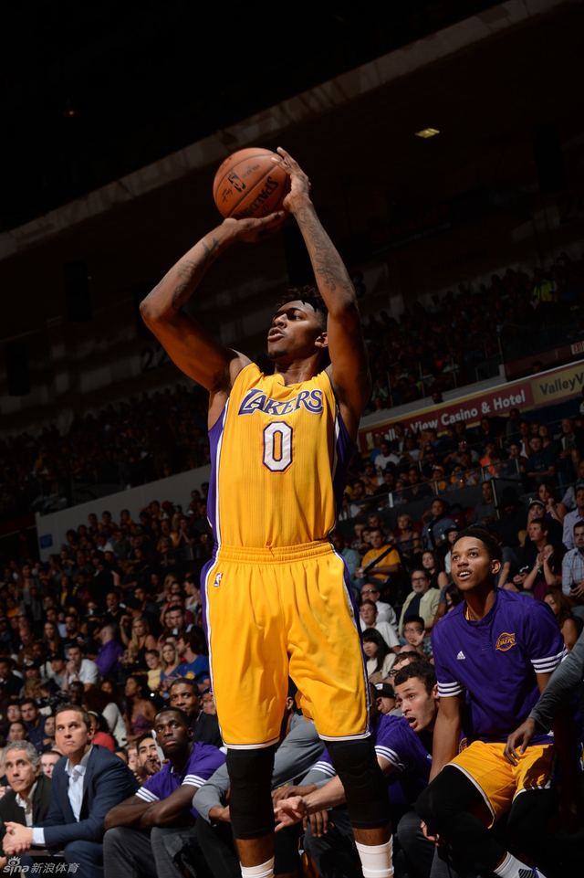 布朗先借无 布朗先借无